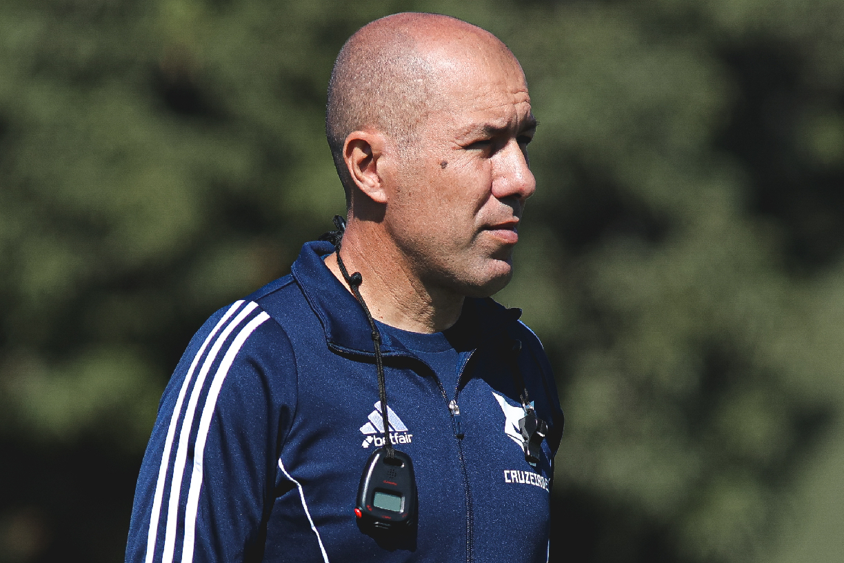 Por fôlego, Intensidade de jogo de Jardim demanda reforços no Cruzeiro
